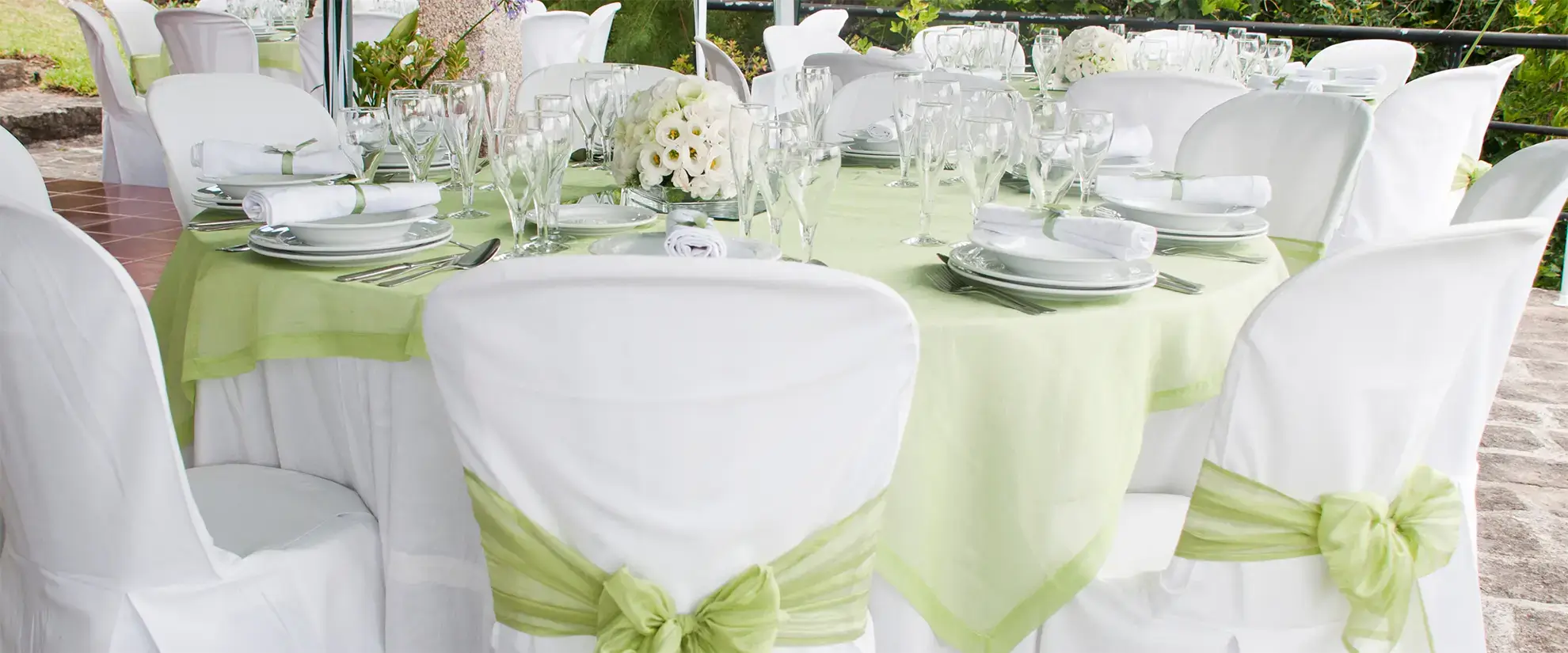 Premium linen tablecloth and napkin rentals for events in Michigan