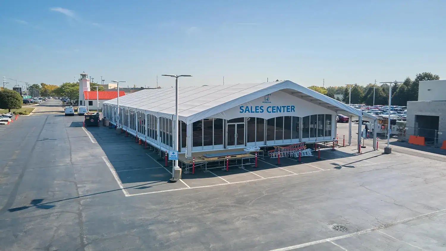 Structure tents for business and corporate events with professional setup