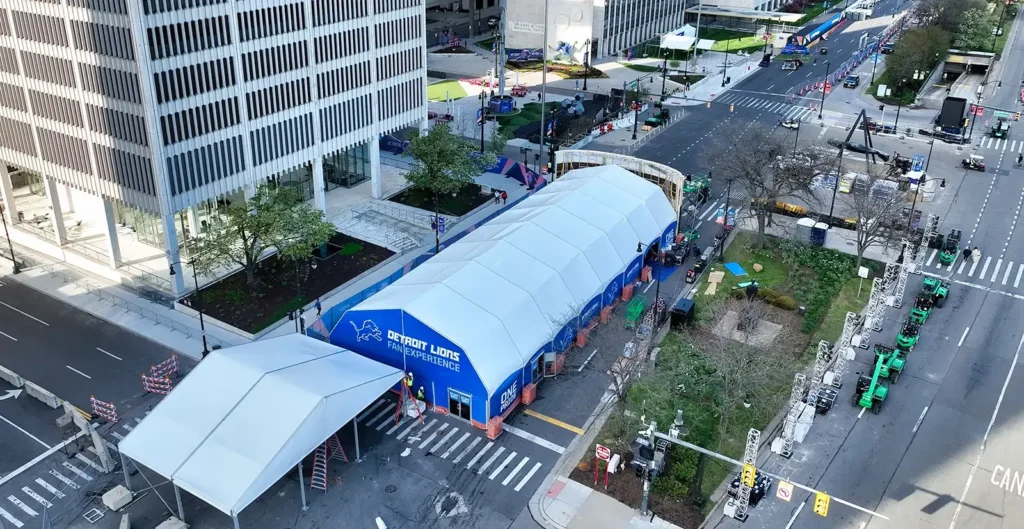 Structured Tent Rental for Performances and Events in Michigan
